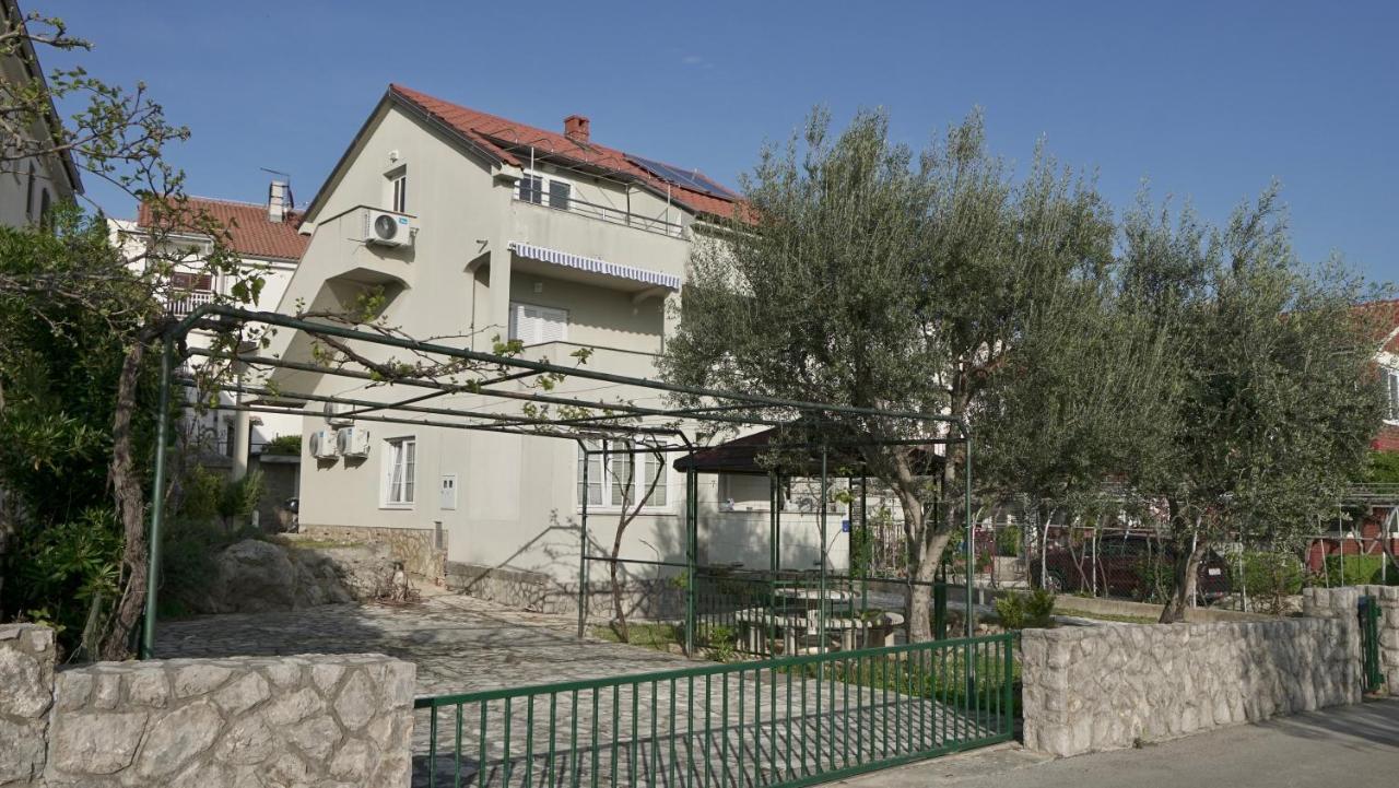 Apartments Bestak Krk Town Exteriér fotografie