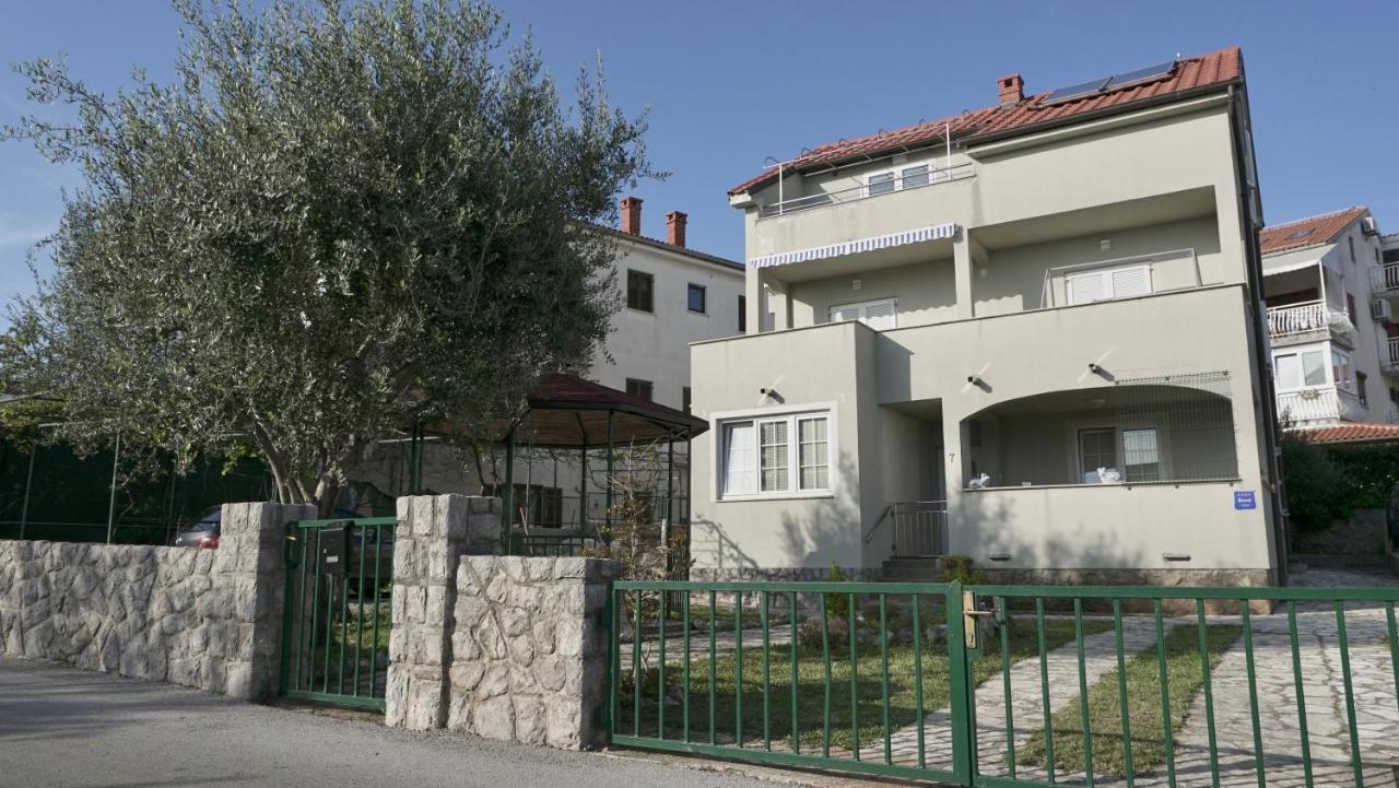 Apartments Bestak Krk Town Exteriér fotografie