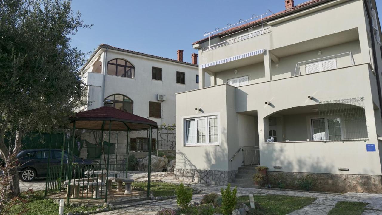 Apartments Bestak Krk Town Exteriér fotografie